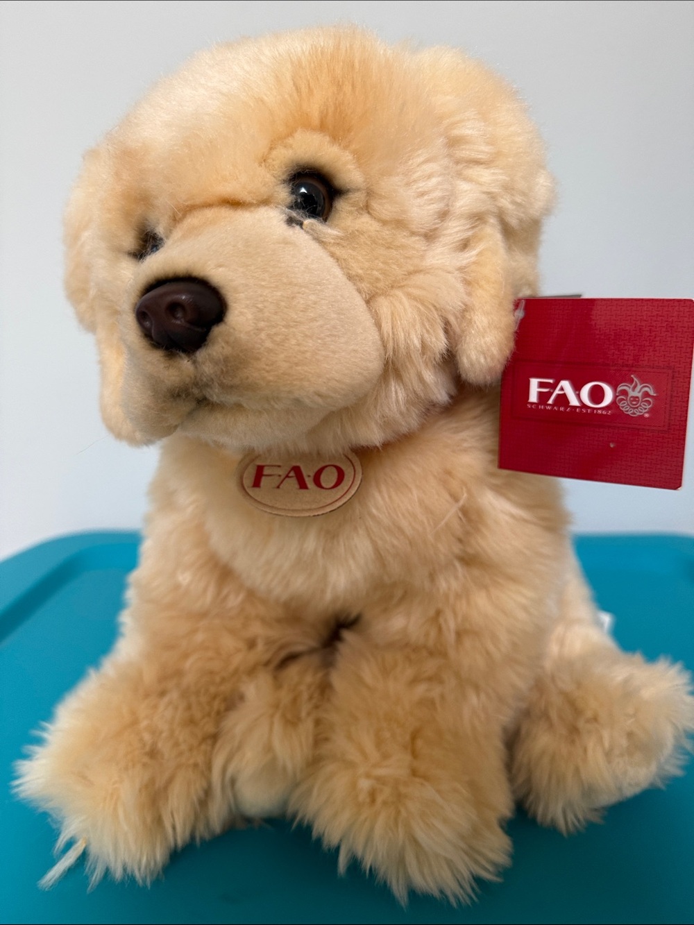 FAO Schwartz Realistic Plush Golden Retriever